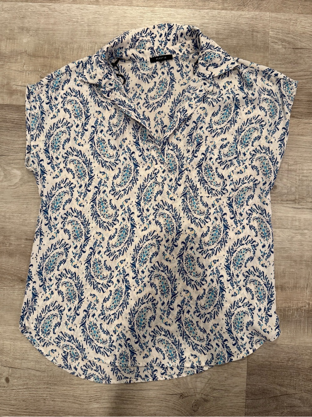 Pleione Womens Blouse Small Blue White Paisley Short Sleeve